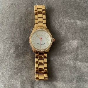 ✨NEVER USED Gold Betsey Johnson Watch✨